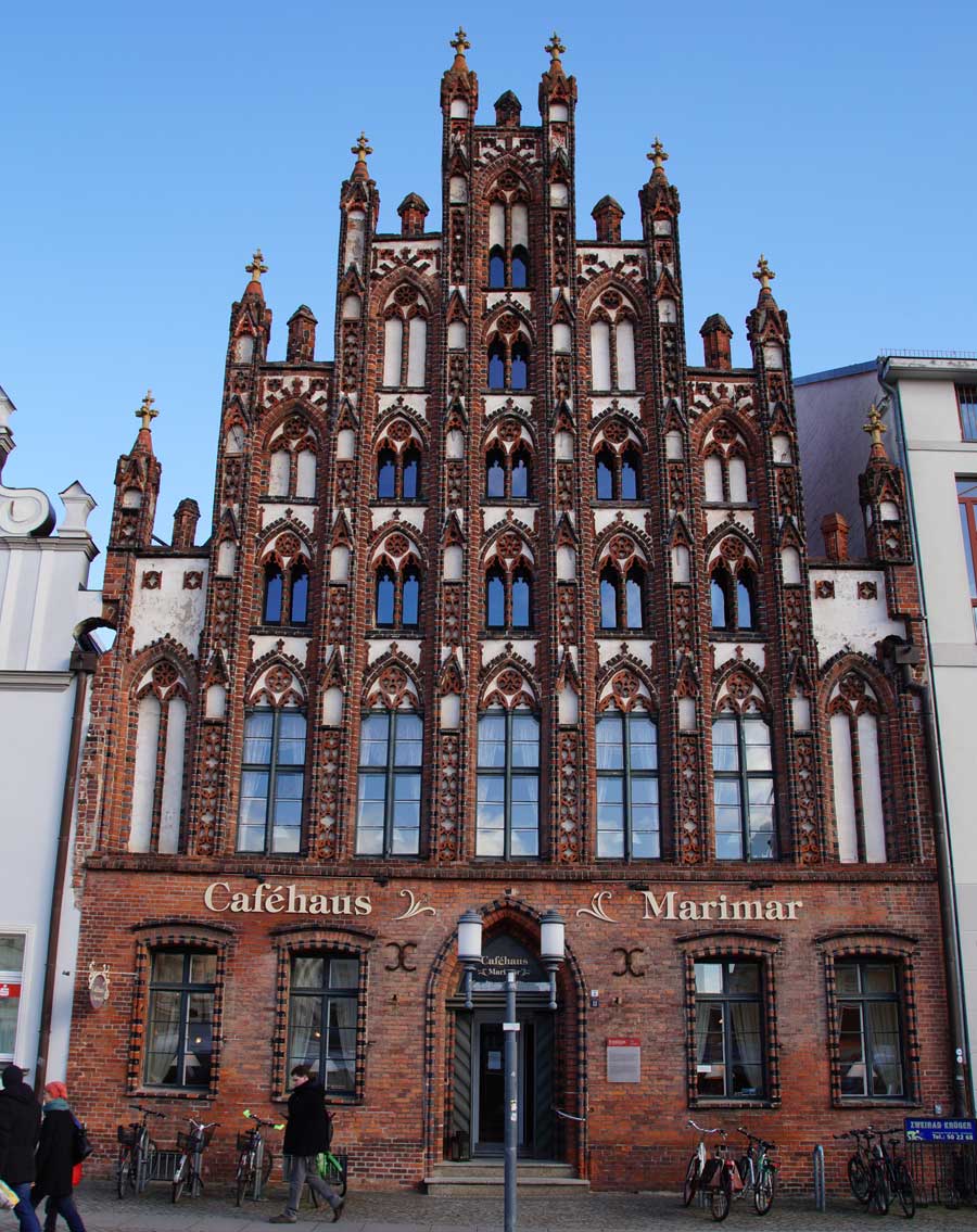 Cafe Miramar - Gotisches Haus am Marktplatz von Greifswald Gotisches Haus und Cafe in der altstadt von Greifswald