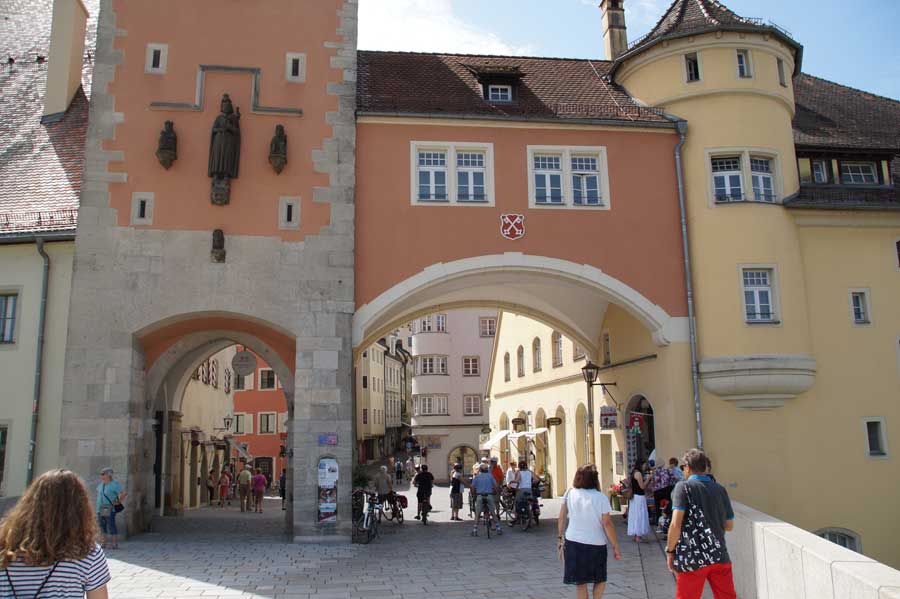 Zugang ur Steinernen Brücke in Regensburg