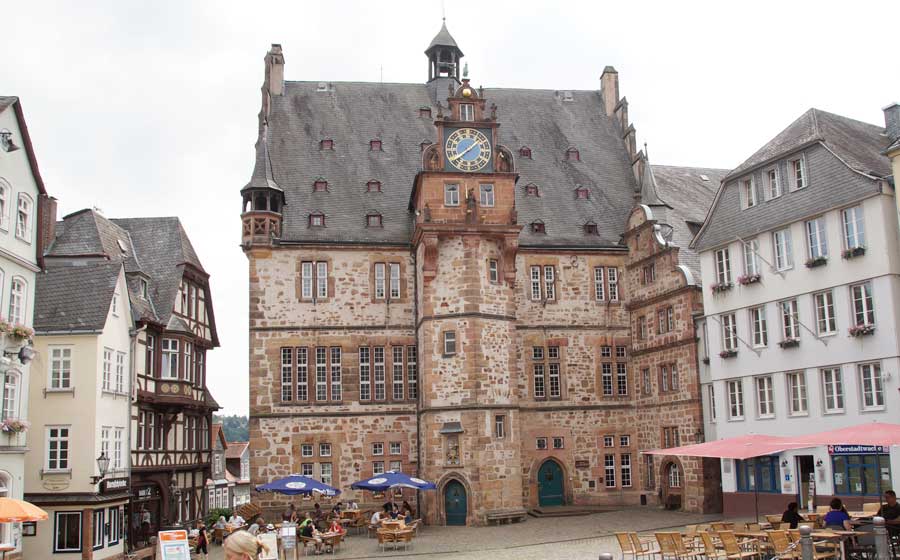 Die Deutsche Märchenstraße - Rathaus in Marburg