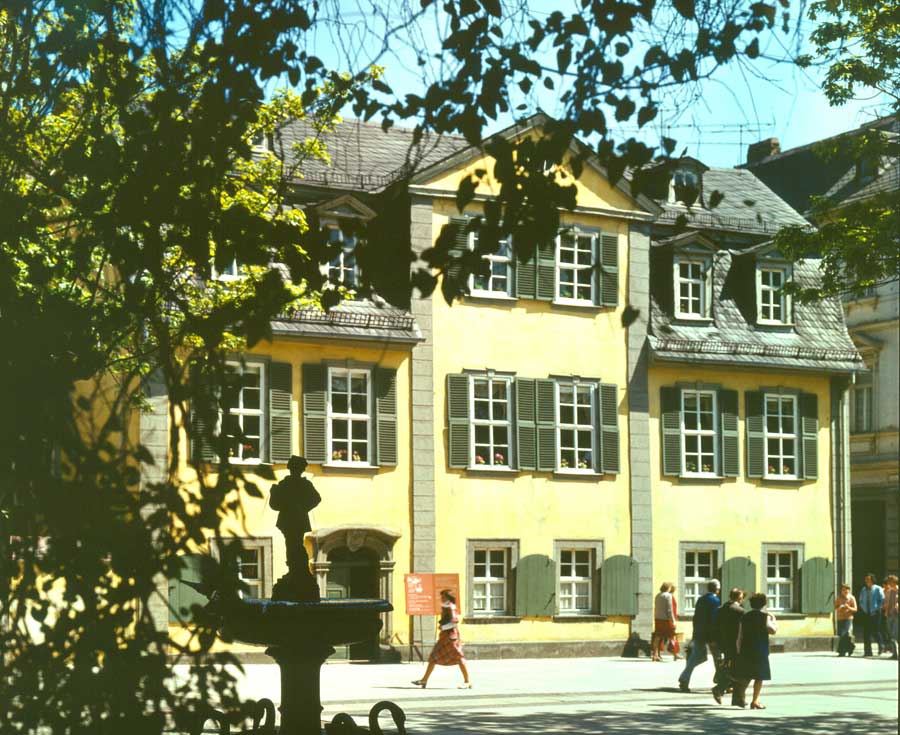 In diesem Haus wohnte Friedrich Schiller mit Familie in Weimar Schillerhaus in Weimar
