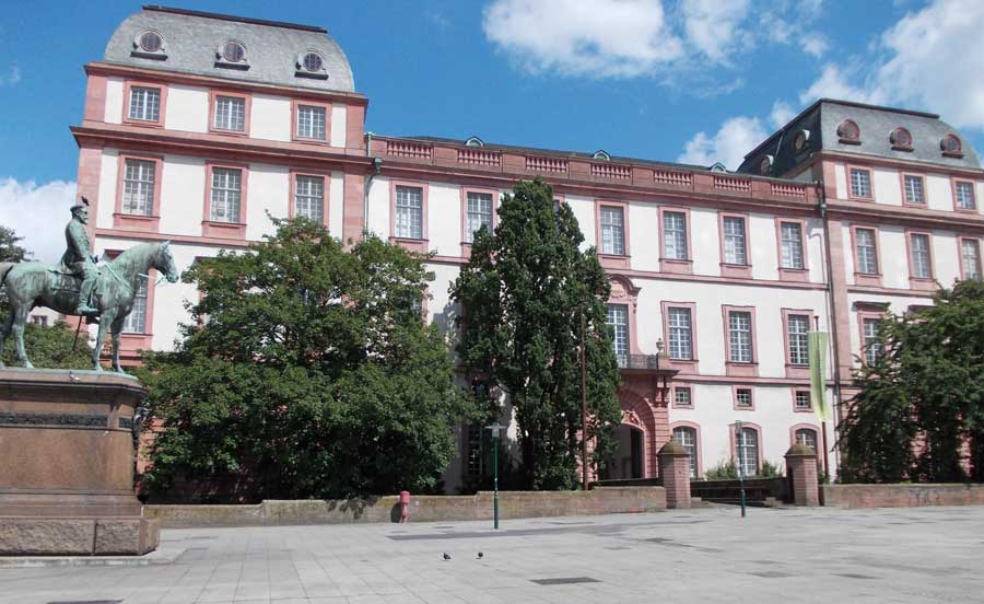 Schlossmuseum im Residenzschloss in Darmstadt Museen in Darmstadt Residenzschloss