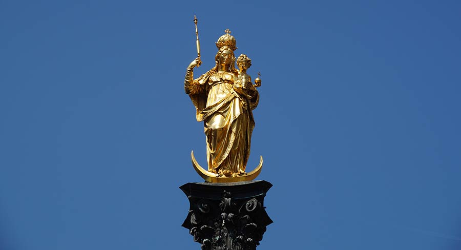 Mariensäule auf dem Marienplatz in München Mariensäule in München auf dem Marienplatz