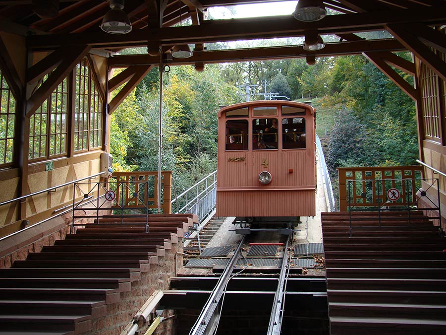 Bergbahn zum Schloss zu den Sehenswürdigkeiten in Heidelberg
