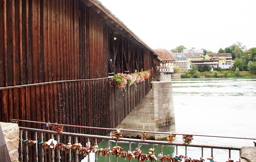 Die längste überdachte Holzbrücke Deutschlands - die Alte Rheinbrücke in Bad Säckingen